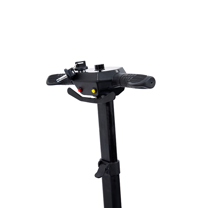 YL-211 シニア向け 4 輪観光電動スクーター LED ヘッドライト、バスケット付き